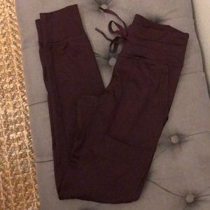 Aerie high waisted yoga pants with front pocket